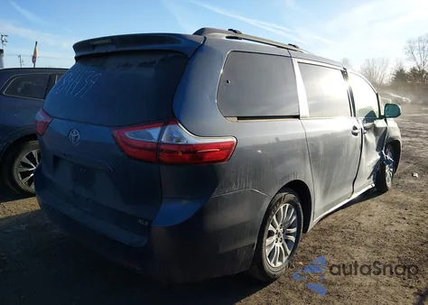 2017 Toyota Sienna Xle 8 Passenger z USA, uszkodzony, nr VIN 5TDYZ3DC6HS841439